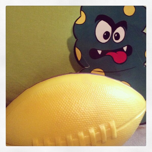 GermieNYC's tweet photo. Since 40M Americans have ZERO #paidsickdays -It's far easier to catch the #flu than the football. #superbowl http://t.co/stGRWQT0