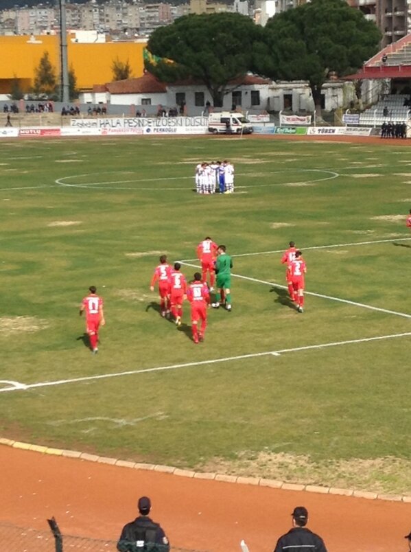 Trv1x8's tweet photo. El ele kol kola Çanakkale buraya http://t.co/I0VI7xIC
