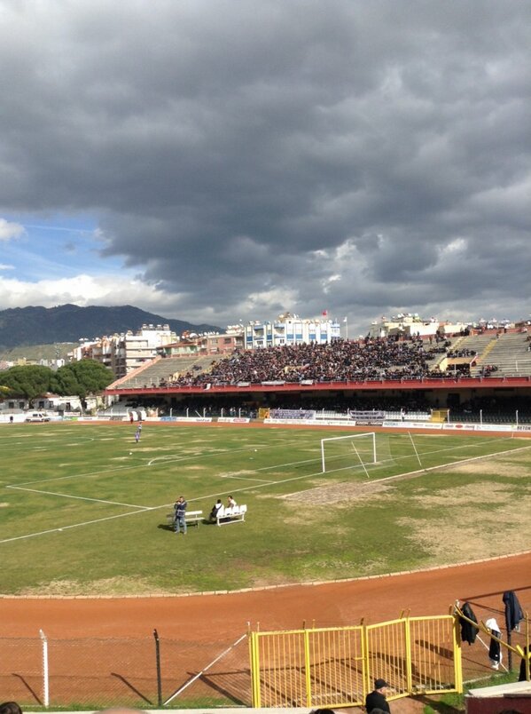Trv1x8's tweet photo. Aydınspor 1923 tribün http://t.co/w4QbZjhq