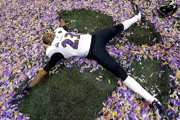 NFLonFOX's tweet photo. #ConfettiAngel #SuperBowlChamps http://t.co/vt8qxbGM