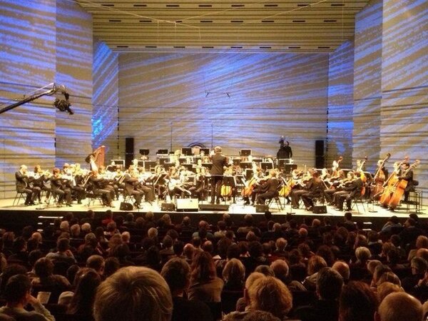 jmcanizares's tweet photo. Foto de la Magnífica Gala de Clausura de @Follejournee dirigida por el Maestro @KarouiF ! Una gala exquisita! Un lujo! http://t.co/nVBZ92Mg