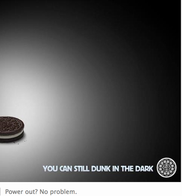evokadvertising's tweet photo. Oreo taking advantage of #nfl #superbowl power outage http://t.co/L5UDug6P