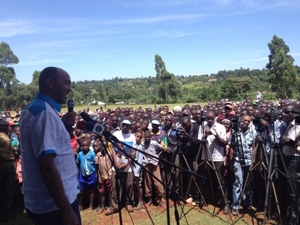 CiikuGitonga's tweet image. Yes RT @RonnieOsumba 
First stop in Nyamaiya, Nyamira County. Promises to be a good
day. #tunawesmake