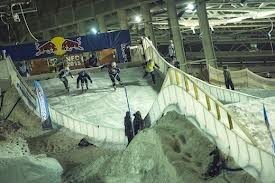 +7 celicius outside with rain.
-7 celicius inside.
Strange but true. Good the next races' track is built inside!!