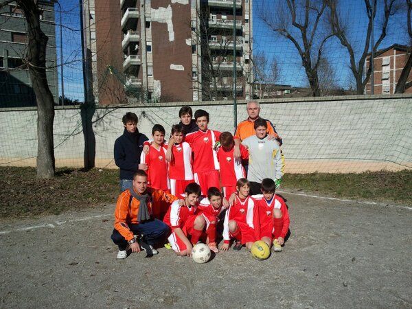 Simostrama92's tweet photo. Pratoo under 13 ai quarti di coppa!! http://t.co/pKLxb9Zy