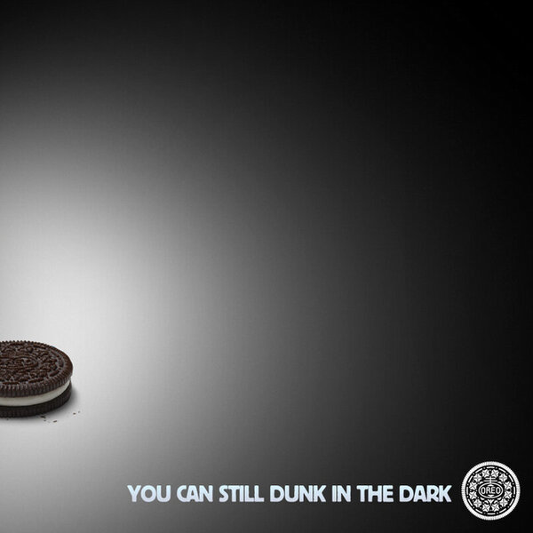 AndrewBloch's tweet photo. Love that a 30 second ad during the Super Bowl costs $3.5m and today everyone is talking about a free tweet from Oreo http://t.co/Owa2KrhX