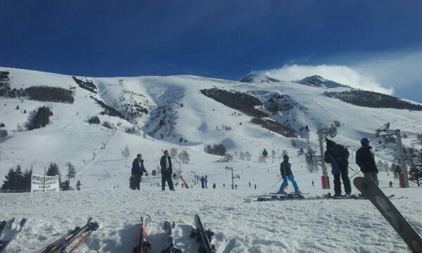 FerndaleSki2013's tweet photo. Fantastic conditions for students this morning. http://t.co/nRnUXvte