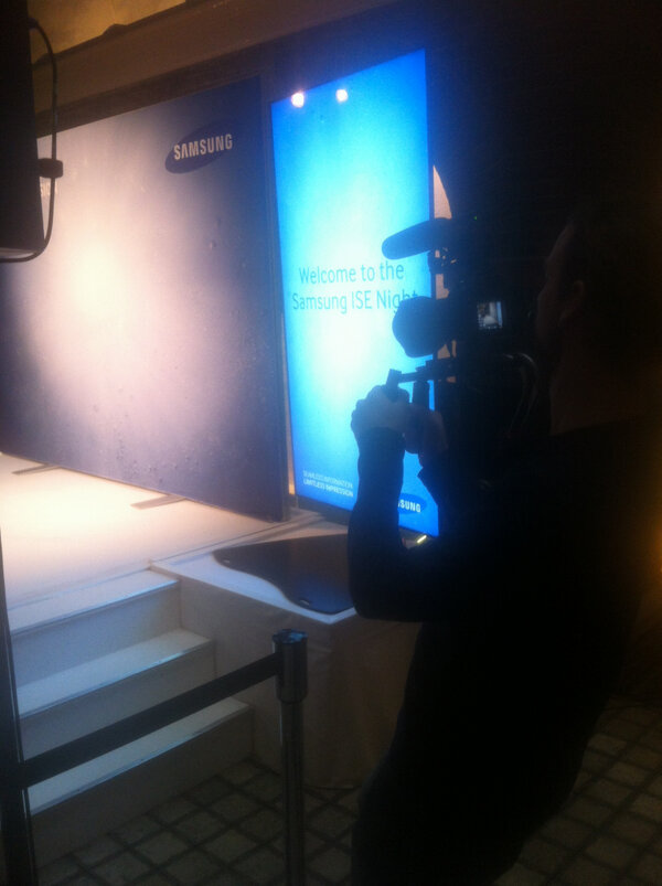 MatrixMediaNL's tweet image. Geweldige openingsact, van de President &amp;amp; CEO van Samsung Europe, gefaciliteerd en gefilmd #ISE #liveregistratie