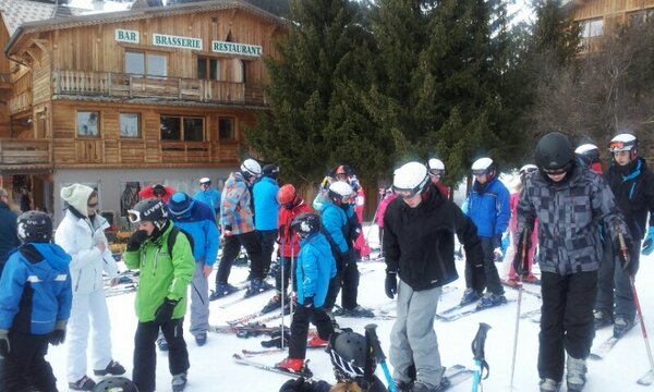 FerndaleSki2013's tweet photo. Absolutely fantastic day of skiing enjoyed by all our students.  Bowling this evening, following a substantial dinner. http://t.co/scHd1Tt1