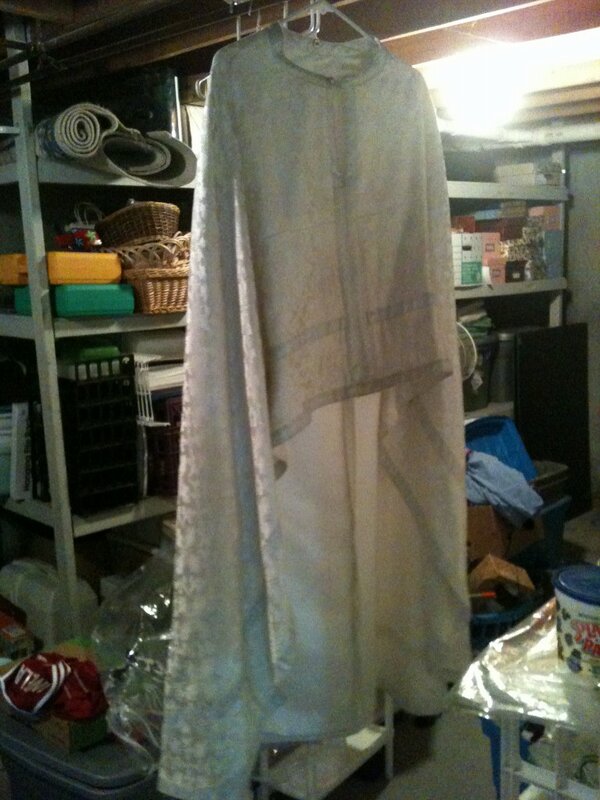 OrthodoxKid33's tweet photo. Just some vestments casually hanging in the laundry room #WashWithColdWater #AirDry @Pkprobz101 http://t.co/lH76h4Nd