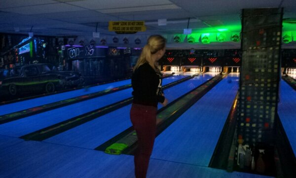 FerndaleSki2013's tweet photo. Bowling fun. French style. Bed by ten. http://t.co/F8A8U5bZ