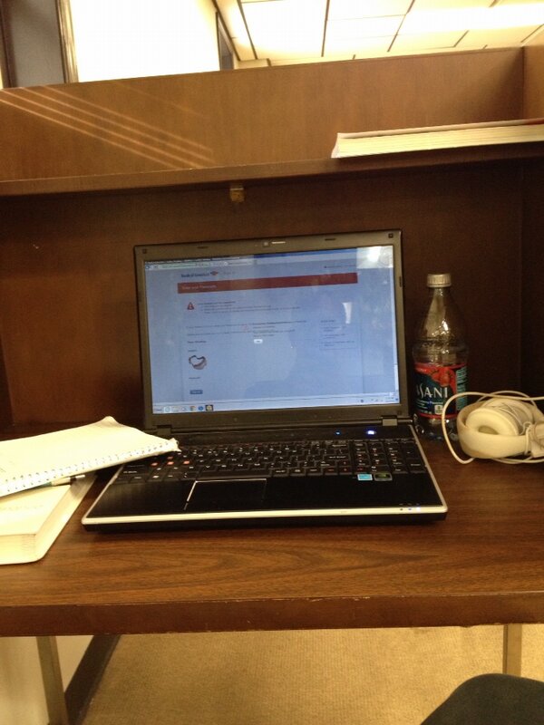 TyChainz's tweet image. My life for the next 10 hours #workonwork