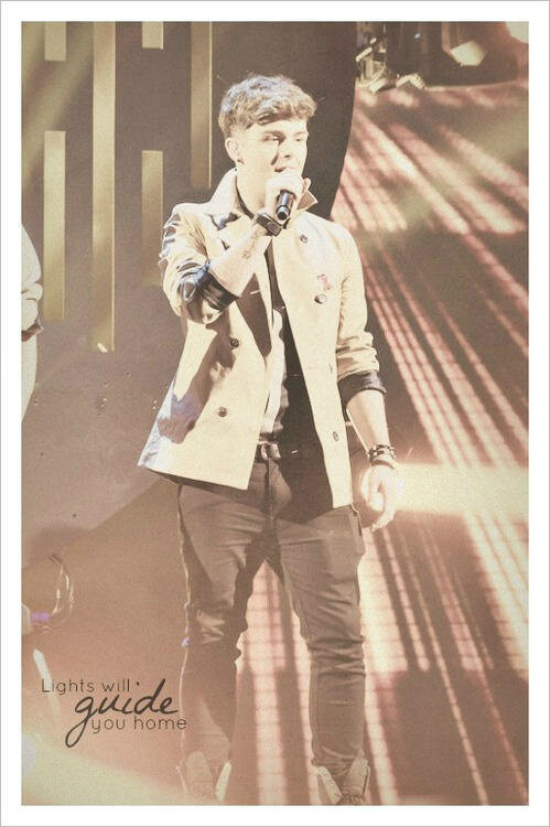 JollysJcats's tweet image. Lights will guide you home, and ignite your bones and I will try to fix you.. &amp;lt;3