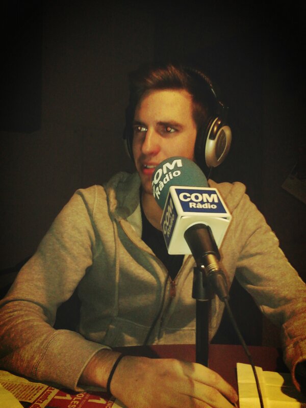 tempsafegit's tweet photo. Una entrevista molt atletica avui ;) http://t.co/SsHmuMtT