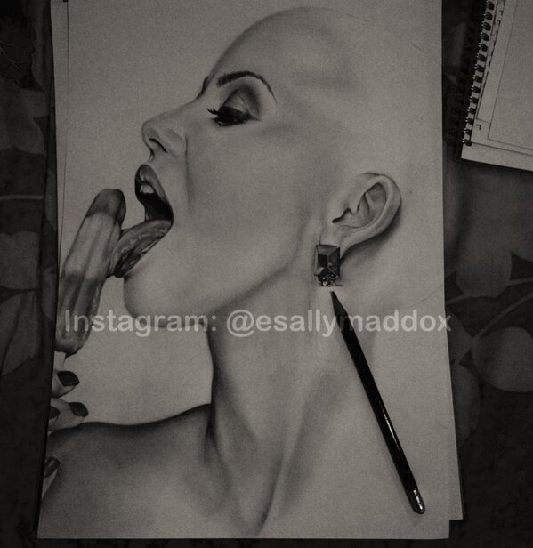 esmaddox's tweet image. Little more progress, will be finished by tomorrow :) @DaRealAmberRose drawing! #amberrose #darealamberrose