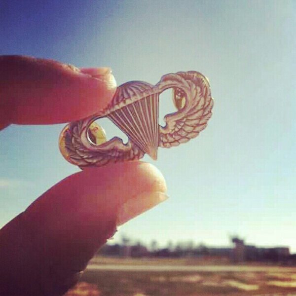 Jody__Jo's tweet image. Airborne school today, I did my first jump of 2013. #TeamArmyStrong