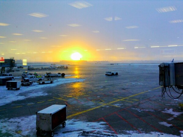 Geoffwee's tweet image. Sunset at Toronto airport en route back home to the wet coast #goinghome #yyz