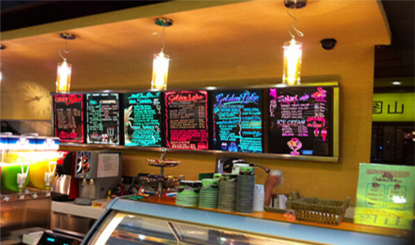 Zamilq8's tweet image. لوحات كتابية مضيئة بأحجام مختلفه 

#kuwait
#q8
#sascom