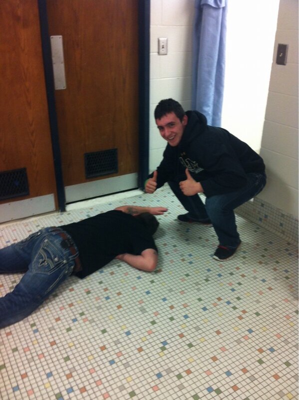 CollegeBlckout's tweet photo. “@JohnSoto72: @CollegeBlckout http://t.co/OeuThFEI” Turnt up Tuesday!