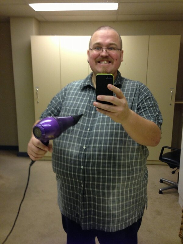 SteveMolk's tweet image. I am cold, wet &amp;amp; ready for tonight's #9streamLIVE. But I have a solution! (Thx Ch9 makeup!)