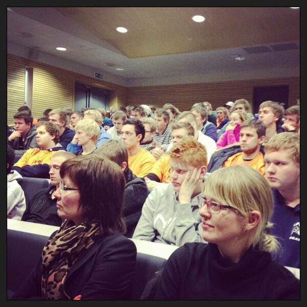 Møtte engasjerte elever ved #Karmsundvgs Inspirerende å se at unge velger maritim utdanning #haugkonf2013