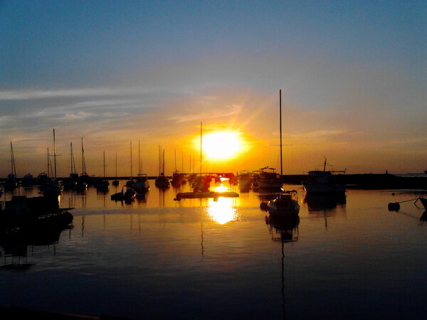 artelier's tweet photo. Sunsets are awesome. http://t.co/drYVqr6d