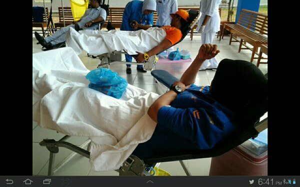 apmperlis's tweet photo. @kpjpam @IshakJPAM @JPAMtwiter sesi derma darah selepas seminar http://t.co/zvJYCTPs