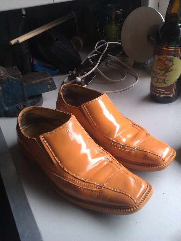 Sitzpinkl's tweet photo. Carnavalsschoenen. Maar ook geschikt voor dagelijks gebruik. http://t.co/JjHoU8z6