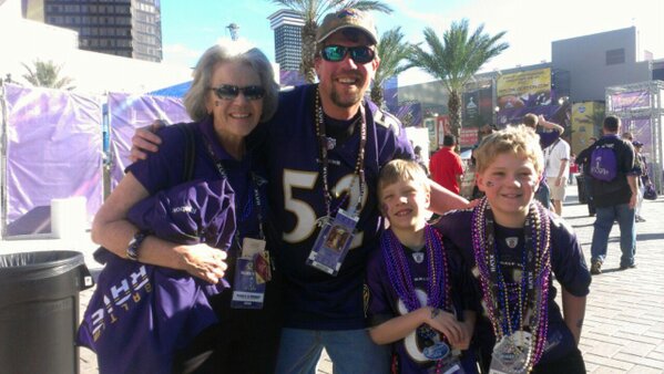 DixonAdventures's tweet photo. What a memorable family superbowl trip! @AdixonAnn @L_Dixon20 @WB_Dixon http://t.co/PAVks1QZ