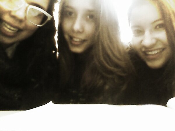 sinomepasaami's tweet image. @tatianalondon8 #jhos in the english classss.