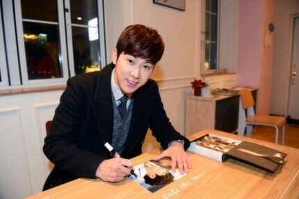 hi_5llfan's tweet photo. 동방신기의 리더이자 언제나 밝은 모습을 보여주려 노력하는 멋진 윤호오빠의 28번째 생일을 진심으로 축하합니다! #Happy28thYunho http://t.co/bbaiggUG
