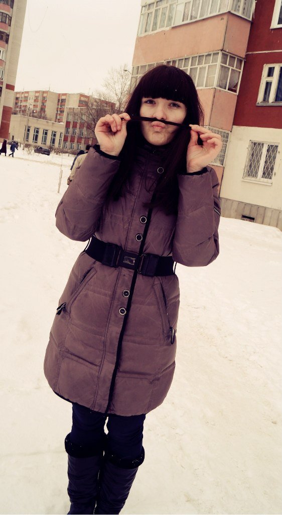 Violetta_Violet's tweet photo. откуда взялась эта странная мода так фоткаться?! http://t.co/g6W1hQFr