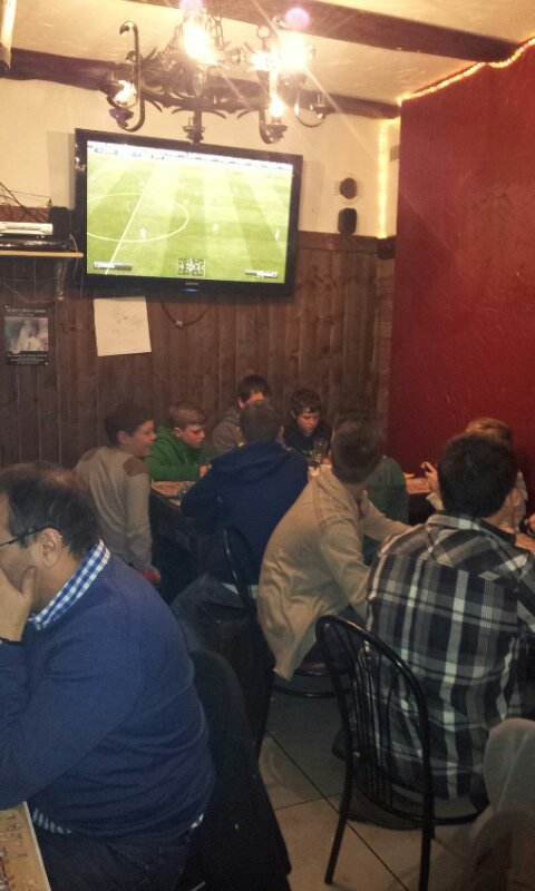 FerndaleSki2013's tweet photo. All enjoying pizza. Blizzard outside. Fifa 13 on the play station. Bliss. http://t.co/wZ5pgaI0