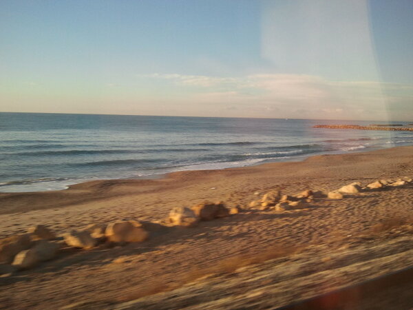 Macarena_TB's tweet photo. Por lo general odio a #Renfe, #SalvoAlgunaCosa... http://t.co/kn0Cw716