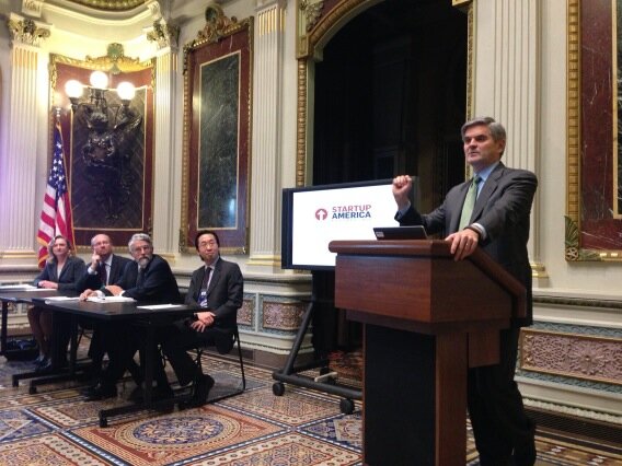 CaseFoundation's tweet photo. RT @startupamerica: @SteveCase celebrating entrepreneurship like a champ! #startup2013 http://t.co/kkCwz4Q4