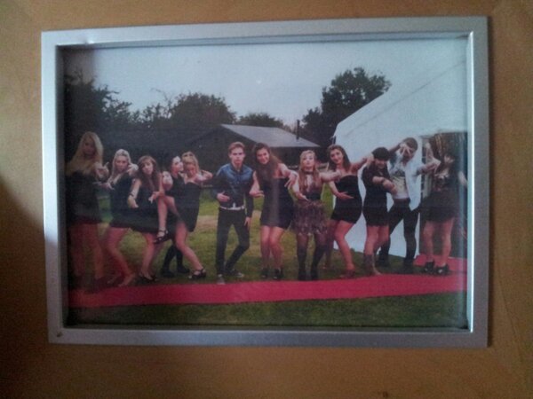 MollyChatterton's tweet image. Finally put a photo in my empty photo frame. #BestPartyEver #RedCarpet #B1s