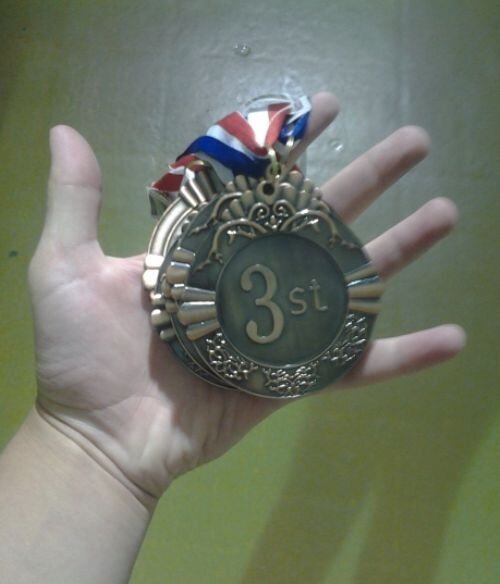 kyle_wack's tweet photo. Yep, seems legit (27 Photos) the only medal Evan ever won http://t.co/Fbf4qfXS