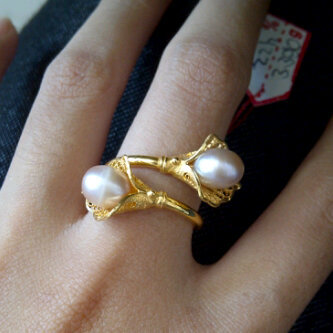 Retnofaisal's tweet photo. Perhiasan emas mutiara asli lombok.. http://t.co/siSASbby