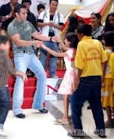 SalluBeing's tweet photo. http://t.co/M31buU2l @pratikkargupta1 @ClubBeingSalman @TeamSalman @SalmanKareena1 @SalmanKhan27FC http://t.co/5Jc0g2YU