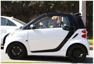 britneizer's tweet photo. Wow Britney, loving your car! http://t.co/FEerxTVq