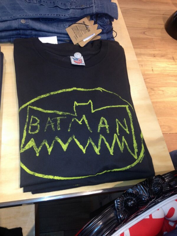 ErwanTrh's tweet photo. @The_Baptman les tee shirt Batman de Sydney ;) http://t.co/n65cfBBm