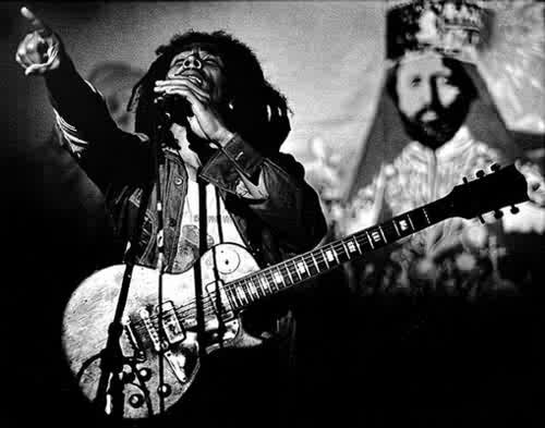 toyydreads's tweet photo. Blessed earthsong The Honorable Robert Nesta Marley O.M @BobMarleyFans @bobmarley :) http://t.co/qsMiUIHy