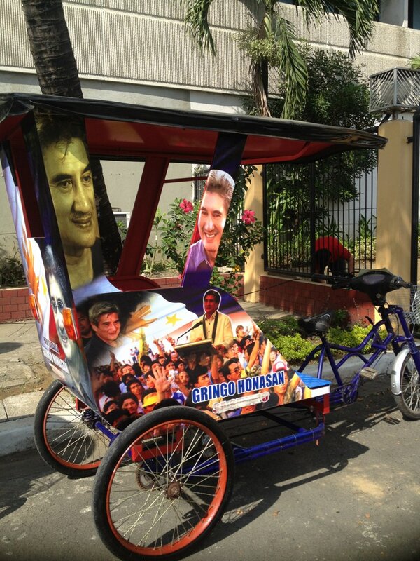 PhilippineStar's tweet image. #behindthenews @xtinamen Sakay na sa Kalesa ni @gringo_honasan  #2013polls
