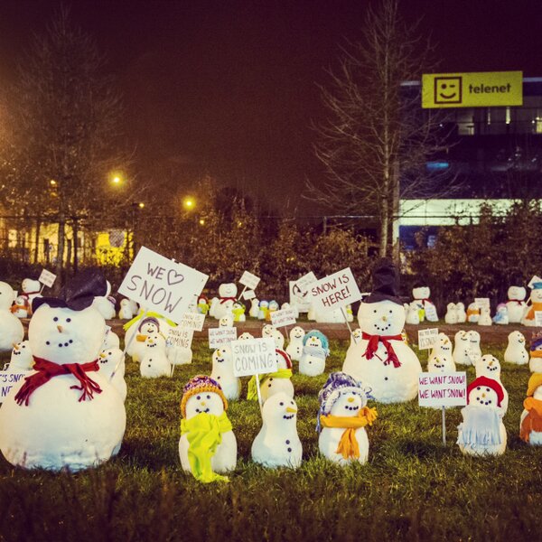SNOWbelgium's tweet photo. Seems like @Telenet got some unexpected visitors this morning... #allyouneedisSNOW http://t.co/Ee1HsYJv