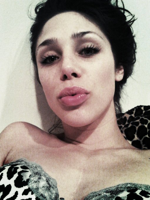 mwahhhh #goodnight #kisses #cinematic filter sweet dreams! http://t.co/J2x4Gjwl<a href="/tag/goodnight"class="tags">#goodnight</a><a href="/tag/kisses"class="tags">#kisses</a><a href="/tag/cinematic"class="tags">#cinematic</a>