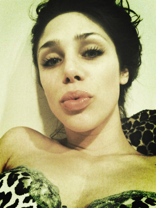 #vintage filter like this one too! xoxo #kiss http://t.co/xxEDnsZd<a href="/tag/vintage"class="tags">#vintage</a><a href="/tag/kiss"class="tags">#kiss</a>