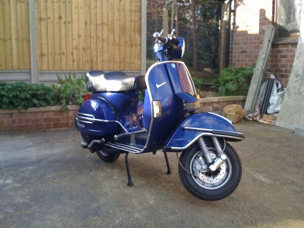 Oas_is_official's tweet image. Her she is, although we struggle to get the whole band on it!  #myscoot @Quadrophenia_uk