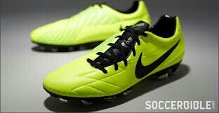 FSsportStore's tweet photo. New T90 Exacto Colour!!! http://t.co/L6rlcSsr