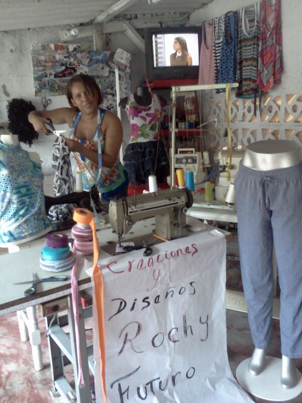rochyfuturo's tweet photo. @DiaaDiaCaracol #listospalafo FELIZ DE DISEÑADORA http://t.co/dNvztKfT