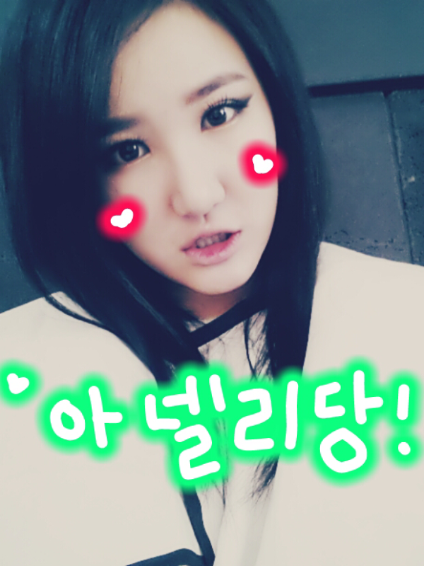 LE_EXID's tweet photo. 멘파 끗 아쉬운 사람들에게 선물 투척 호호호 담에 또봐요 :) 다들 감기조심하시구 새해복 많이 받으세요!!!!!!!!!!♥ http://t.co/jw5LPJTH